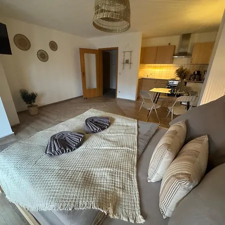 Boho Mit Tiefgarage Naehe Salzburg Lägenhet *