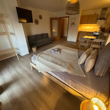 Boho Mit Tiefgarage Naehe Salzburg * Freilassing